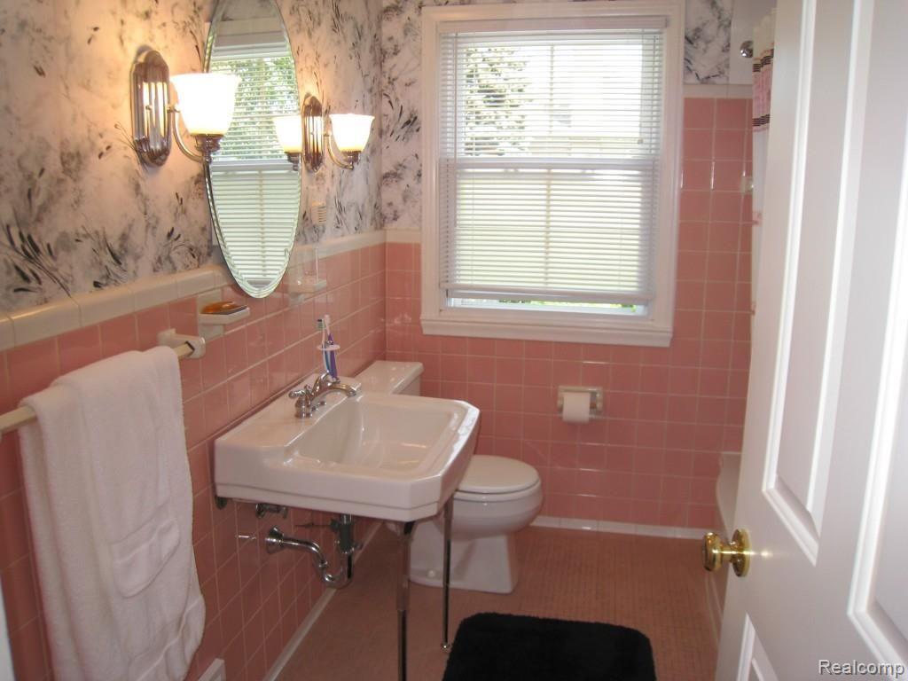 1032 Yorkshire Road Grosse Pointe, MI 48230 - Photo 14 of 21 Full Bath #1