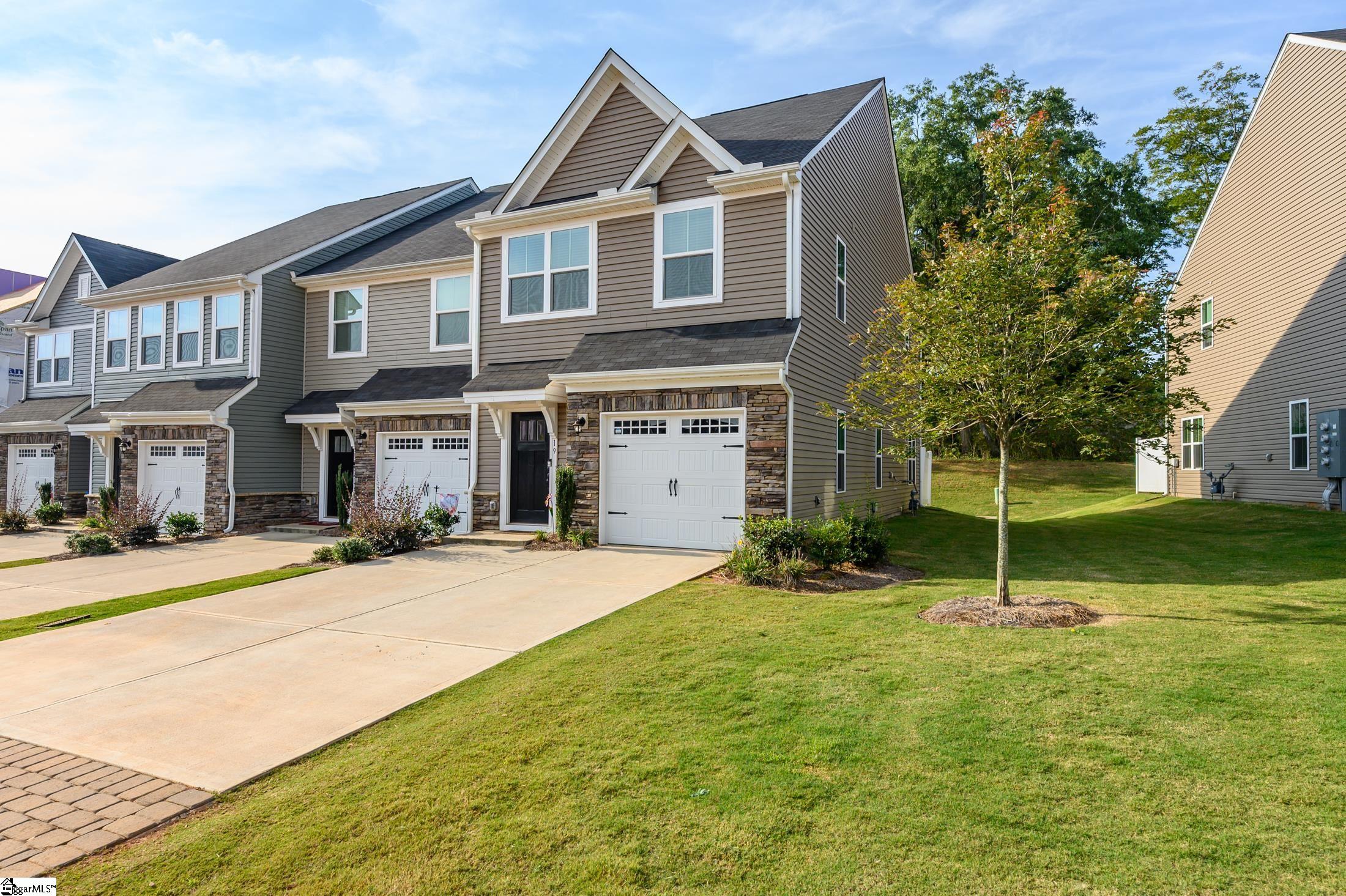 19 Country Dale Drive, Greer, SC 29650