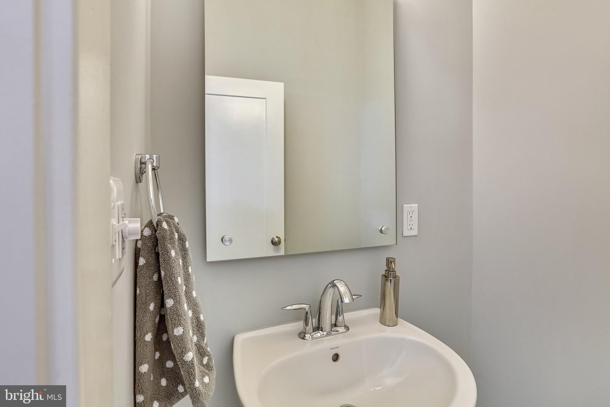 21 Ellsworth Heights Street Silver Spring, MD 20910 - Photo 15 of 47 Main level powder room