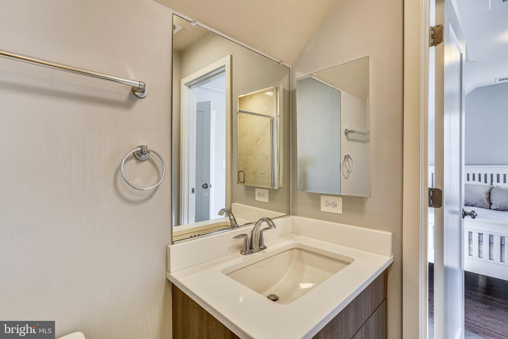 21 Ellsworth Heights Street Silver Spring, MD 20910 - Photo 37 of 47 Ensuite bath
