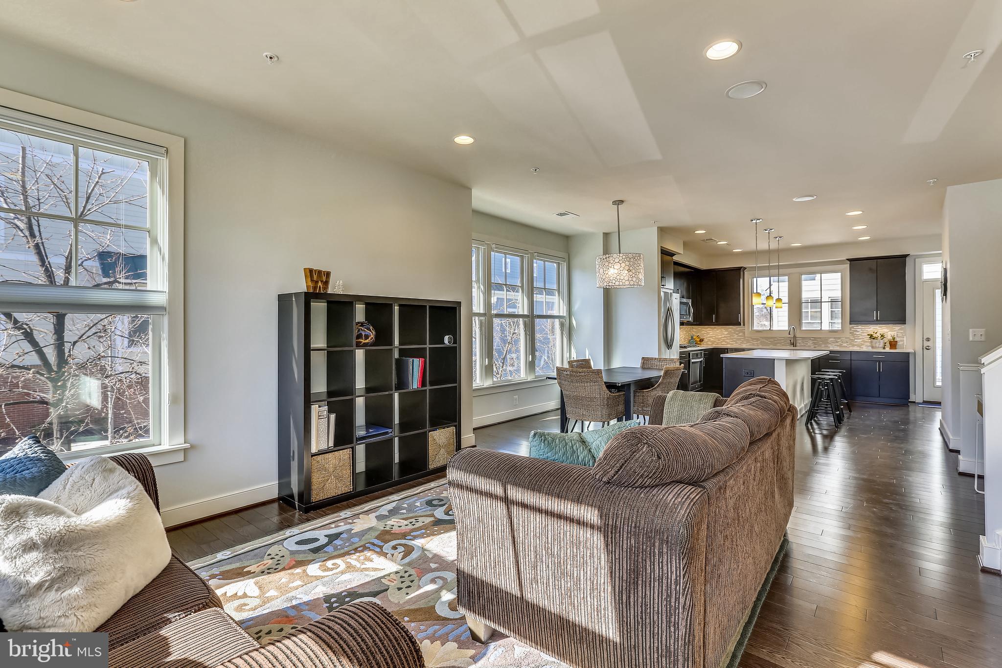 21 Ellsworth Heights Street Silver Spring, MD 20910 - Photo 5 of 47 Amazing light