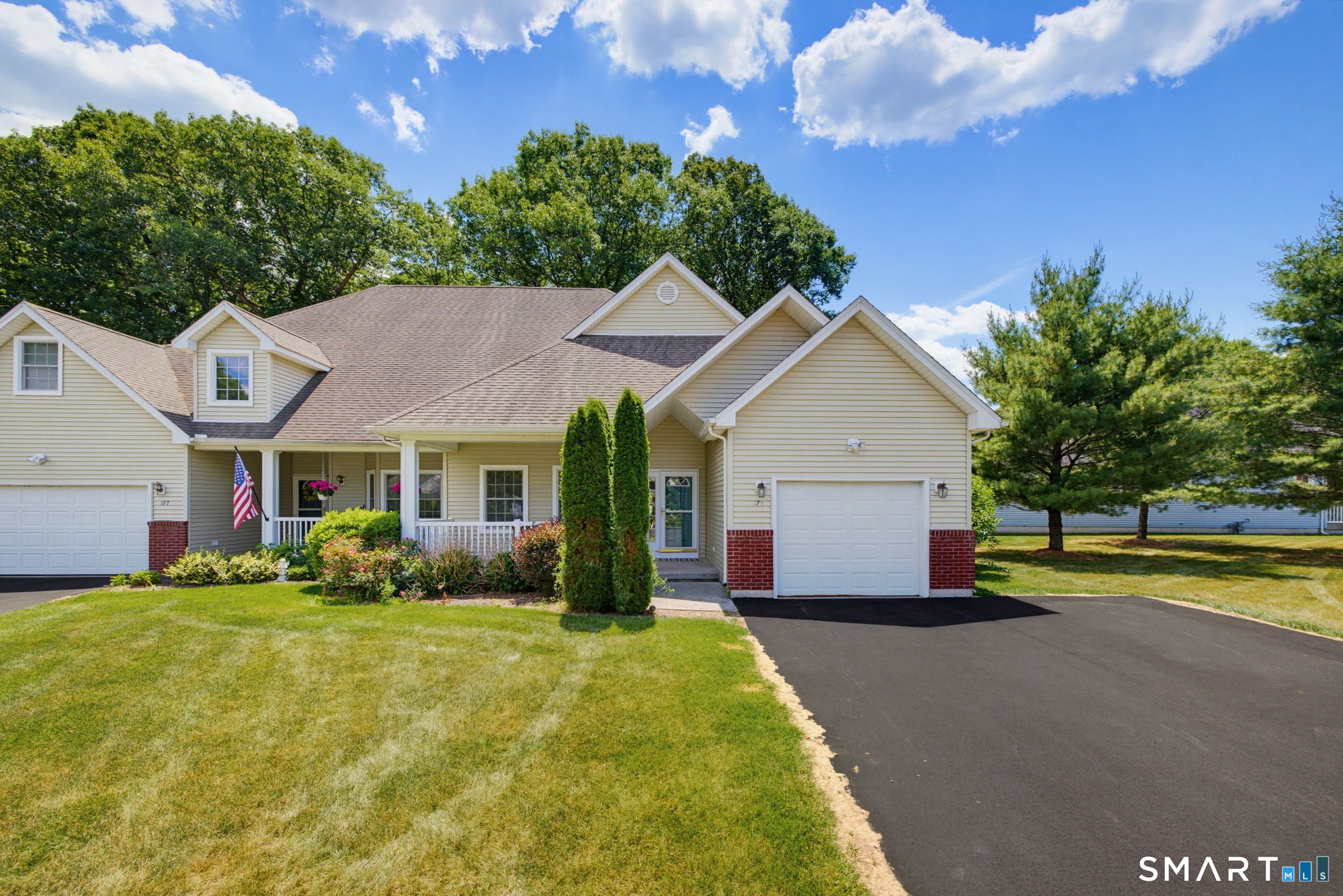 175 Oliver Way, Unit 175 Bloomfield, CT 06002 - Photo 1 of 20 Welcome to 175 Oliver Way!