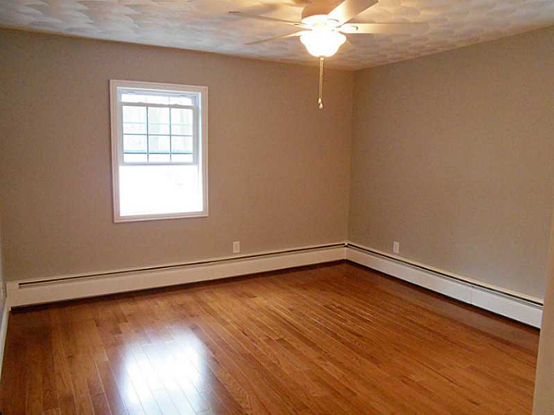 7 Burlingame Road Smithfield, RI 02917 - Photo 12 of 25 Master Bedroom.
