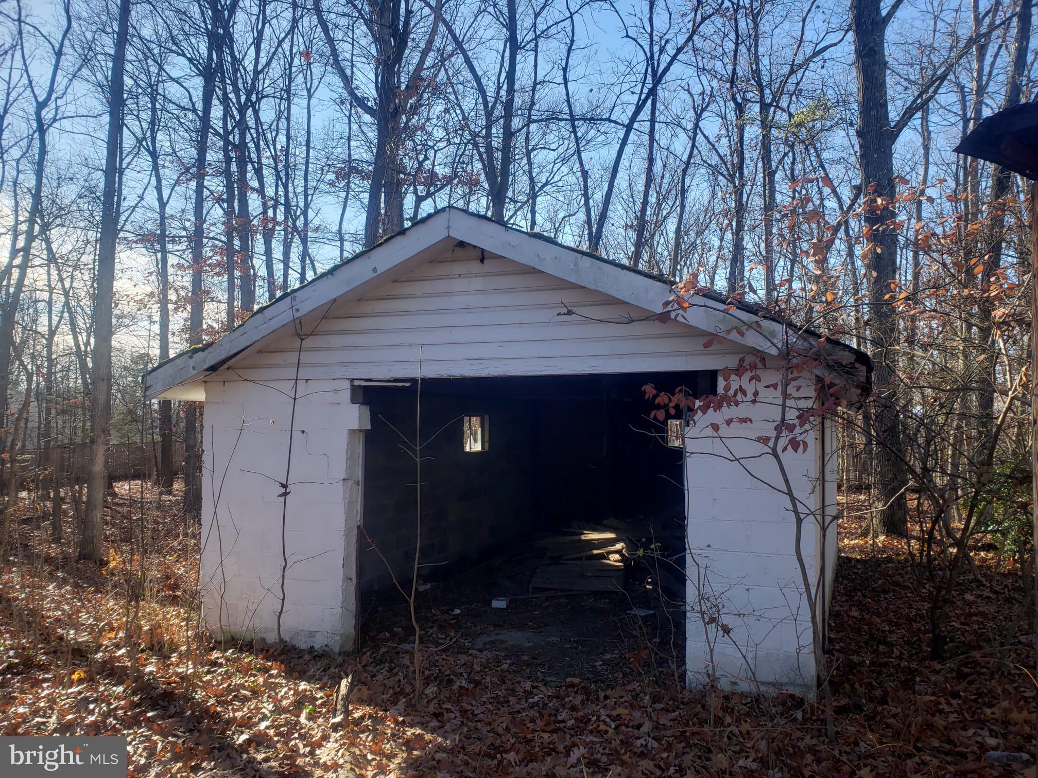 26915 Gum Spring Road Chantilly, VA 20152 - Photo 15 of 39 outbuilding