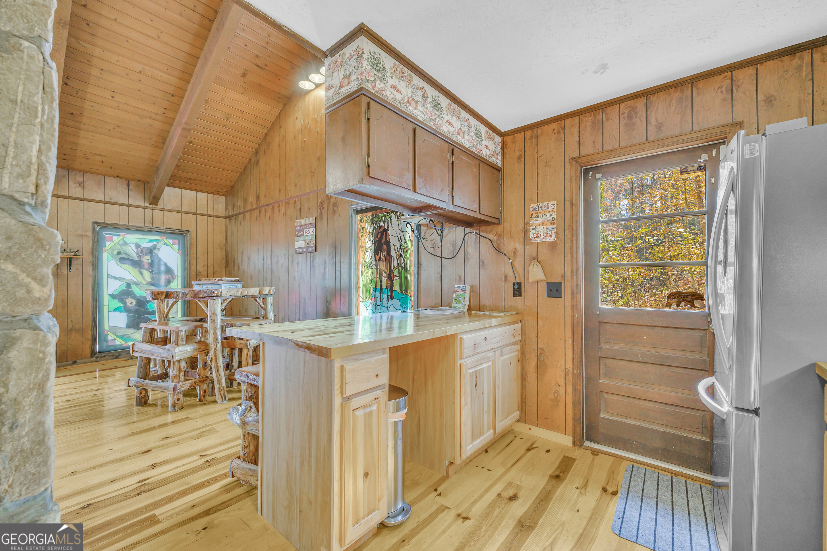 243 Ridge Road Helen, GA 30545 - Photo 27 of 82 a very nice looking room with a large window