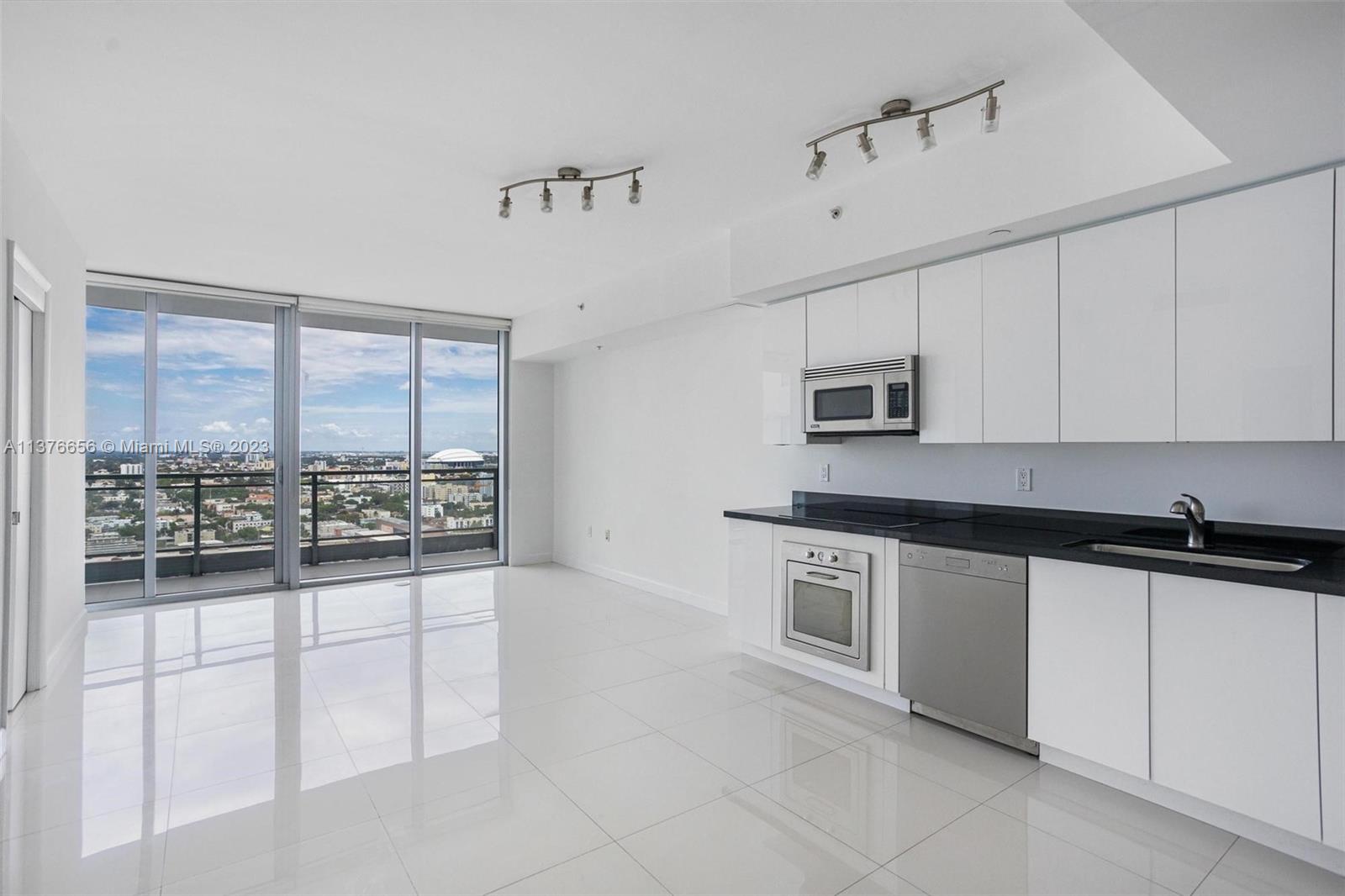 92 Southwest 3rd Street, Unit 2807 Miami, FL 33130 - Photo 1 of 31