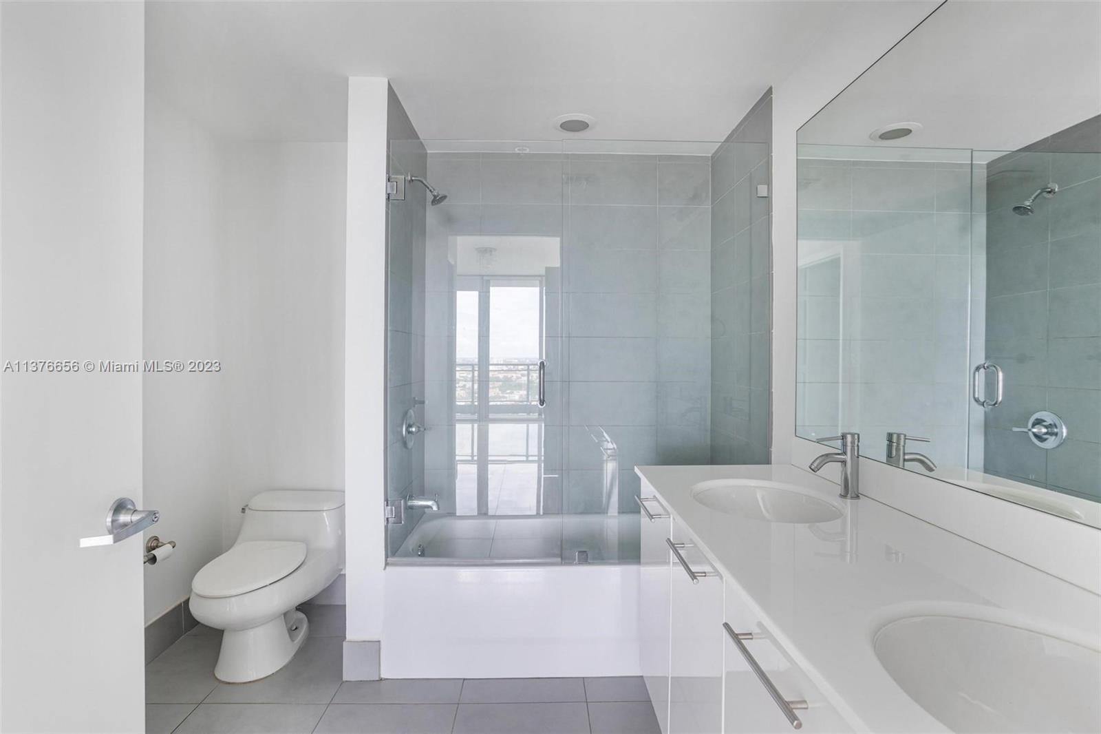 92 Southwest 3rd Street, Unit 2807 Miami, FL 33130 - Photo 11 of 31