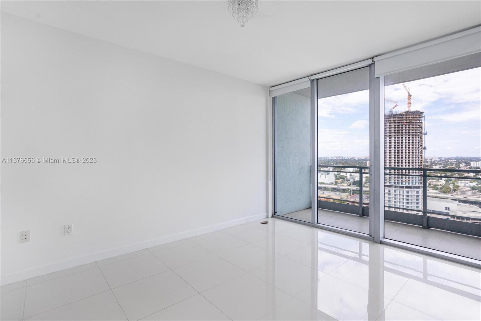 92 Southwest 3rd Street, Unit 2807 Miami, FL 33130 - Photo 3 of 31