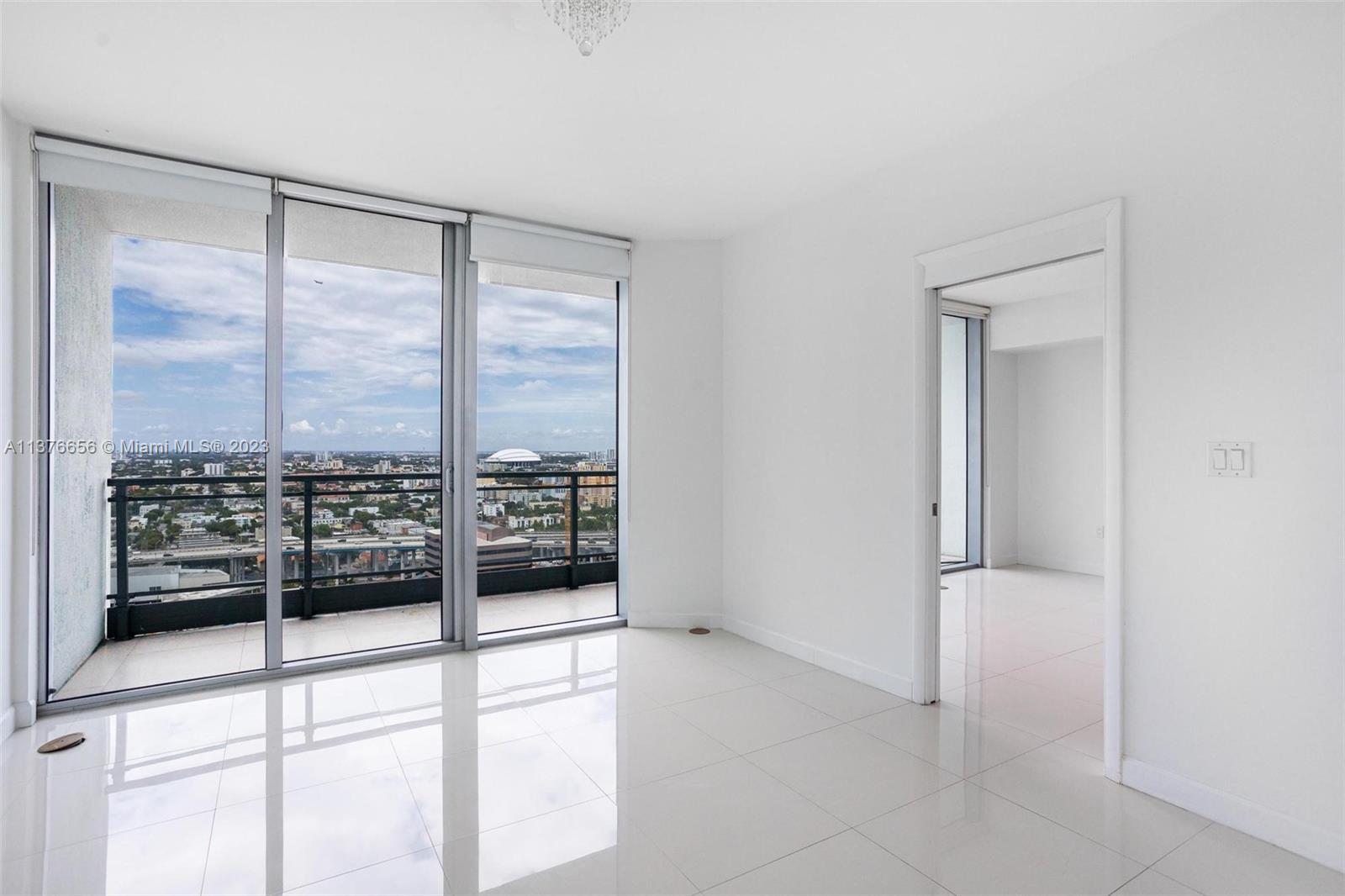 92 Southwest 3rd Street, Unit 2807 Miami, FL 33130 - Photo 4 of 31