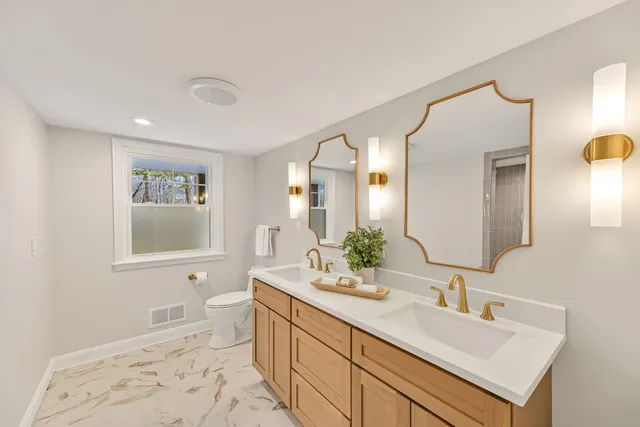 $1,699,999 | 10525 North Fairway Lane, Mequon, WI 53092