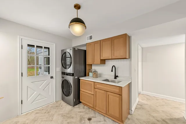 $1,699,999 | 10525 North Fairway Lane, Mequon, WI 53092