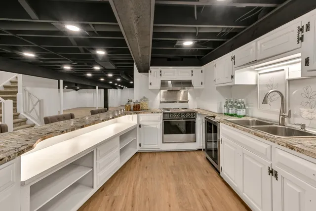 $1,699,999 | 10525 North Fairway Lane, Mequon, WI 53092