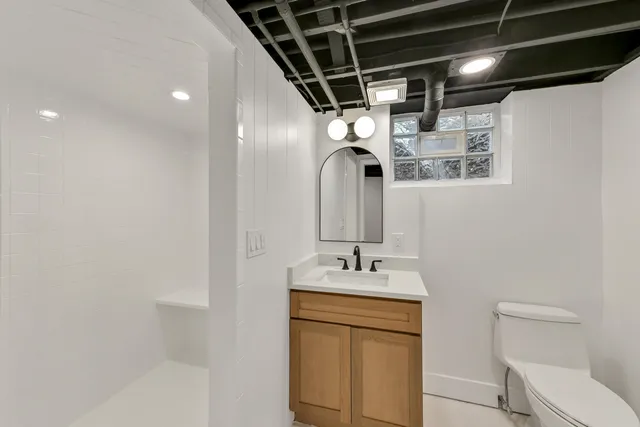 $1,699,999 | 10525 North Fairway Lane, Mequon, WI 53092