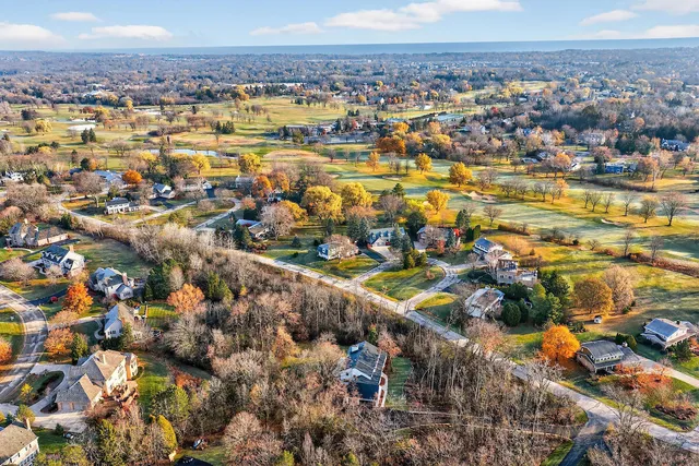 $1,699,999 | 10525 North Fairway Lane, Mequon, WI 53092