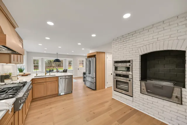 $1,699,999 | 10525 North Fairway Lane, Mequon, WI 53092