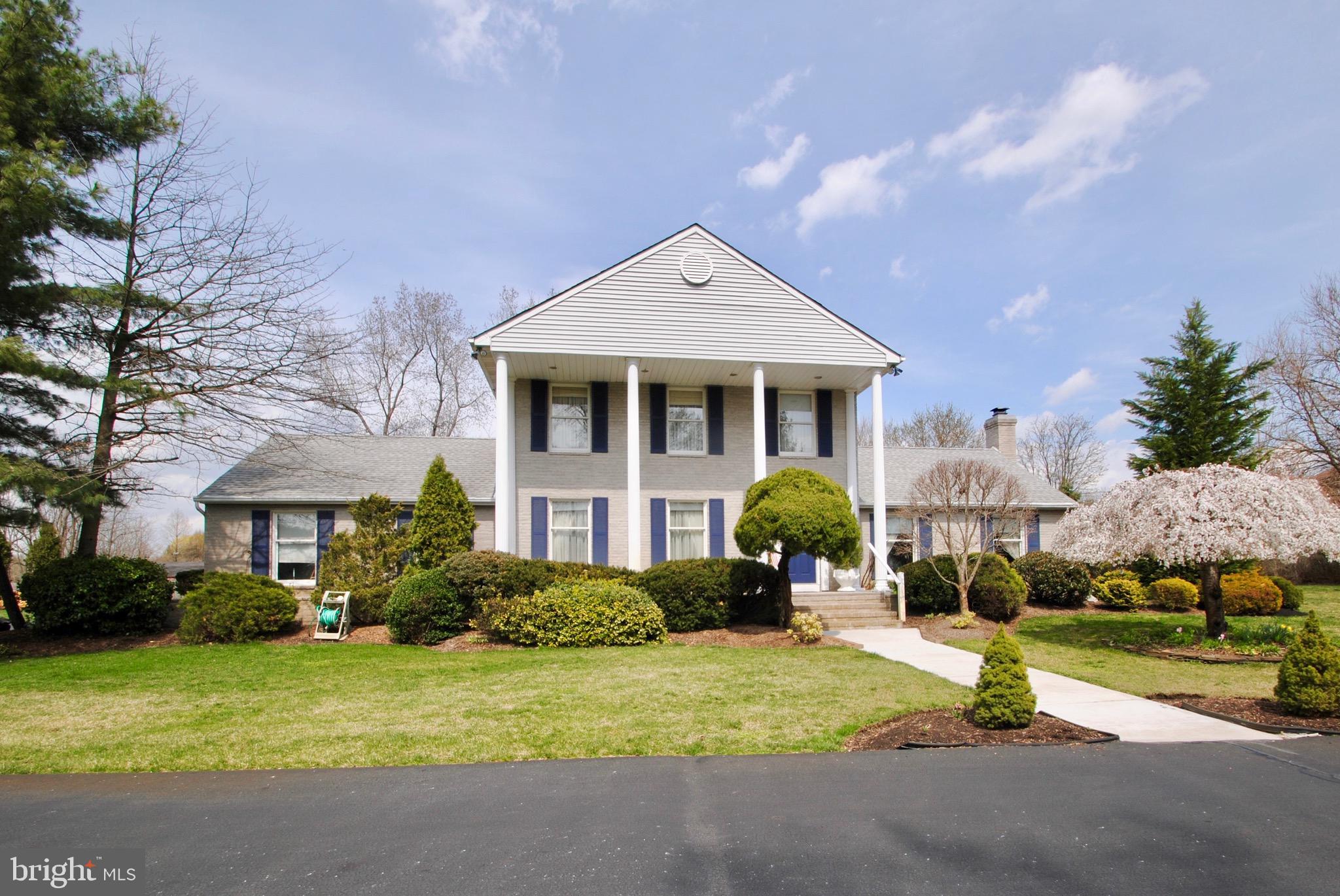 827 Wrightstown Road Columbus, NJ 08022 - Photo 1 of 37