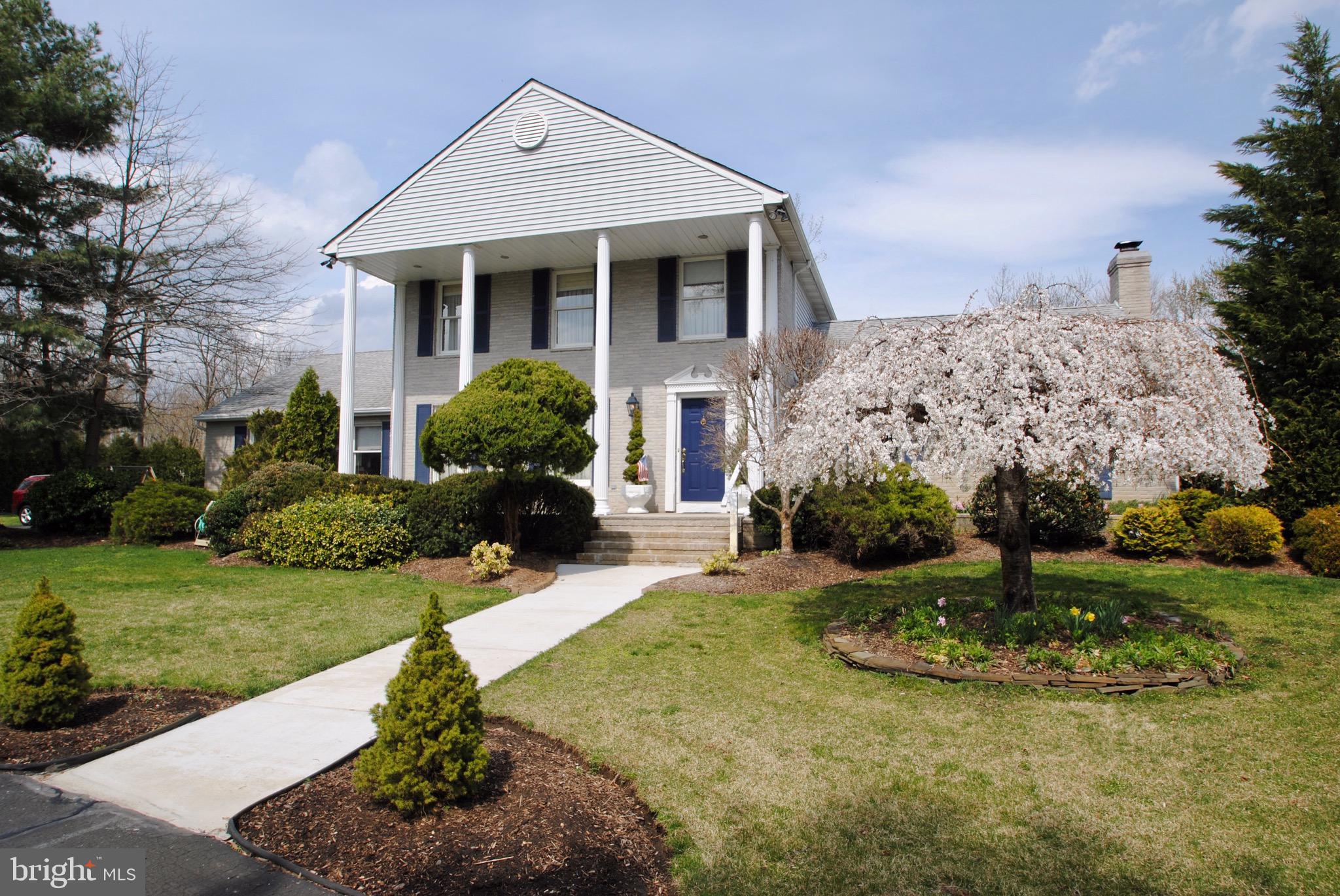 827 Wrightstown Road Columbus, NJ 08022 - Photo 2 of 37
