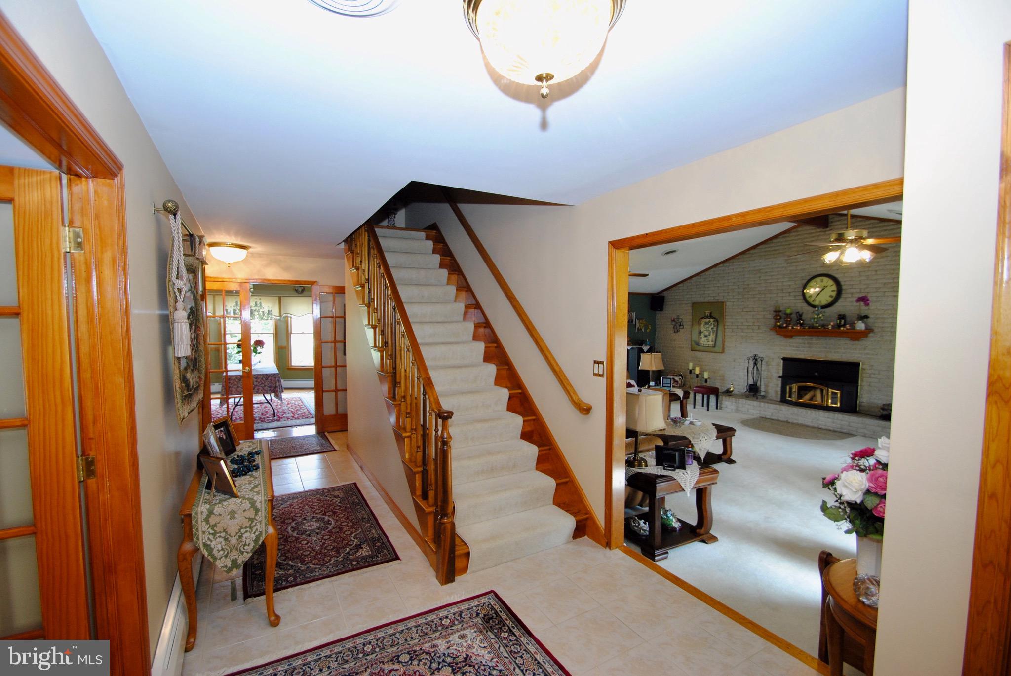 827 Wrightstown Road Columbus, NJ 08022 - Photo 4 of 37
