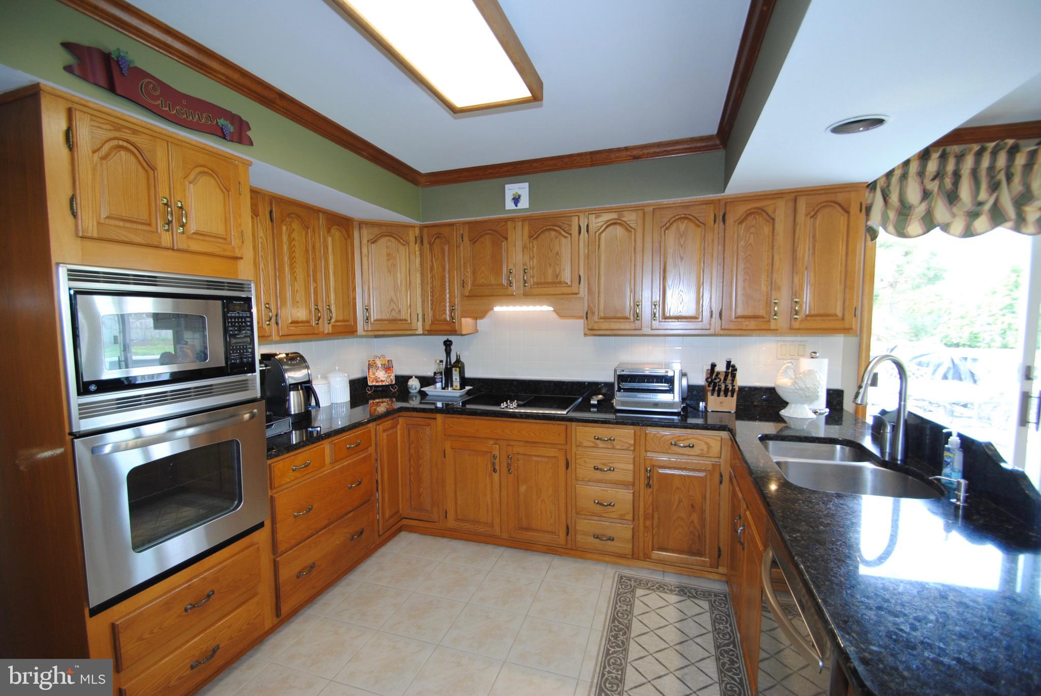 827 Wrightstown Road Columbus, NJ 08022 - Photo 8 of 37