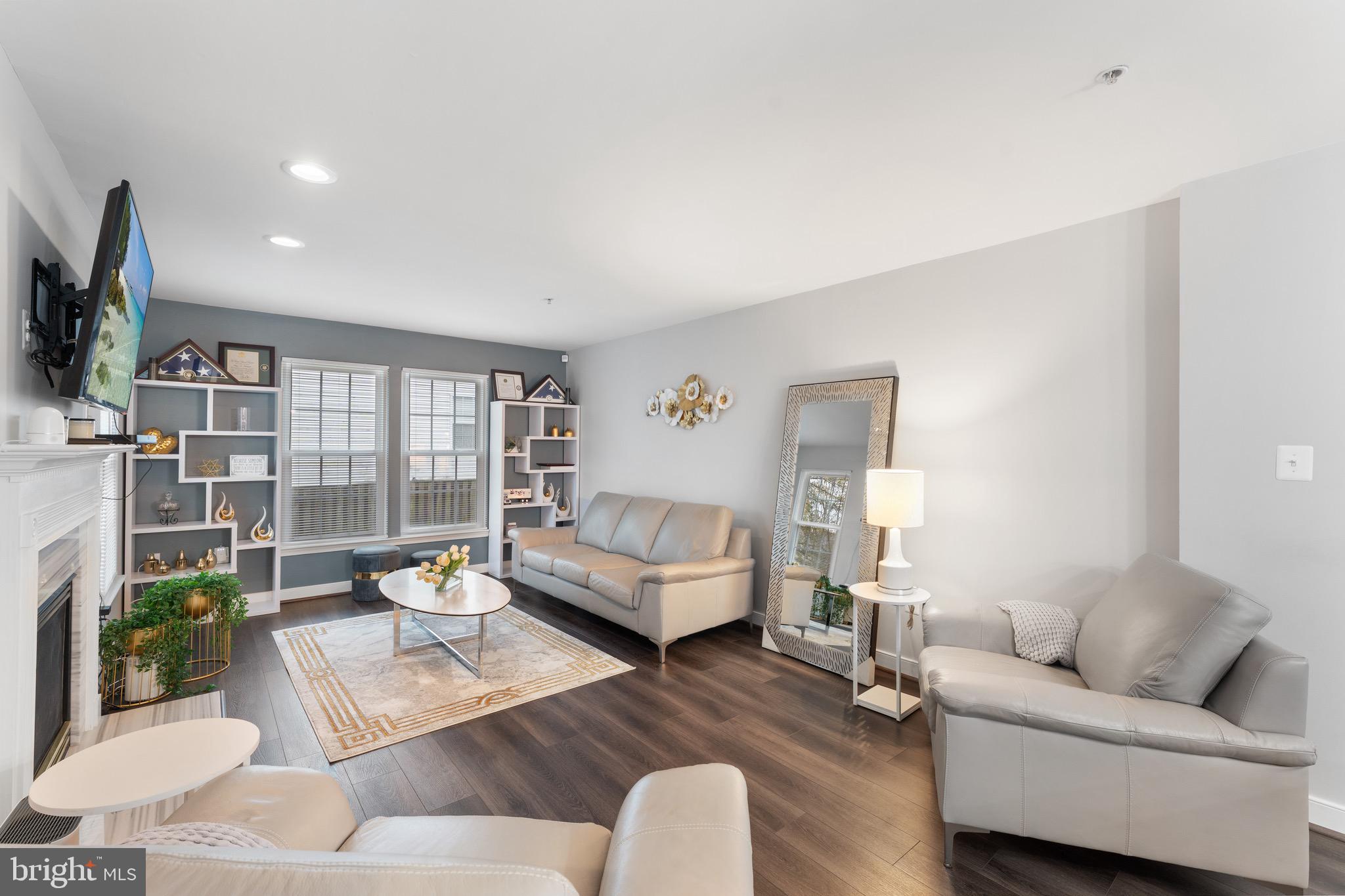 10106 Goldfinch Court Clinton, MD 20735 - Photo 16 of 40 Family Room