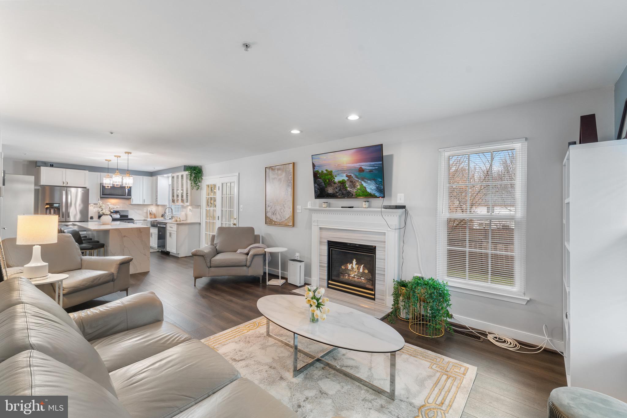 10106 Goldfinch Court Clinton, MD 20735 - Photo 17 of 40 Family Room