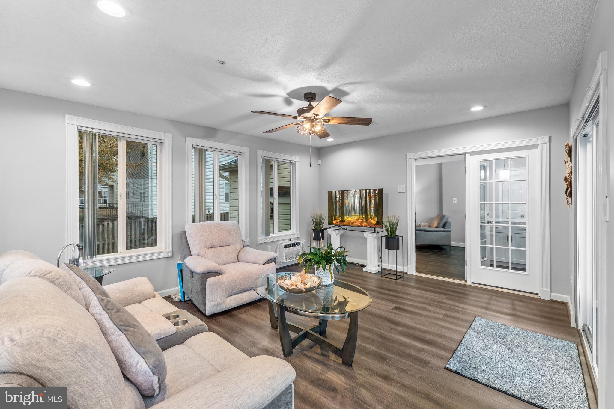 10106 Goldfinch Court Clinton, MD 20735 - Photo 19 of 40 Sunroom