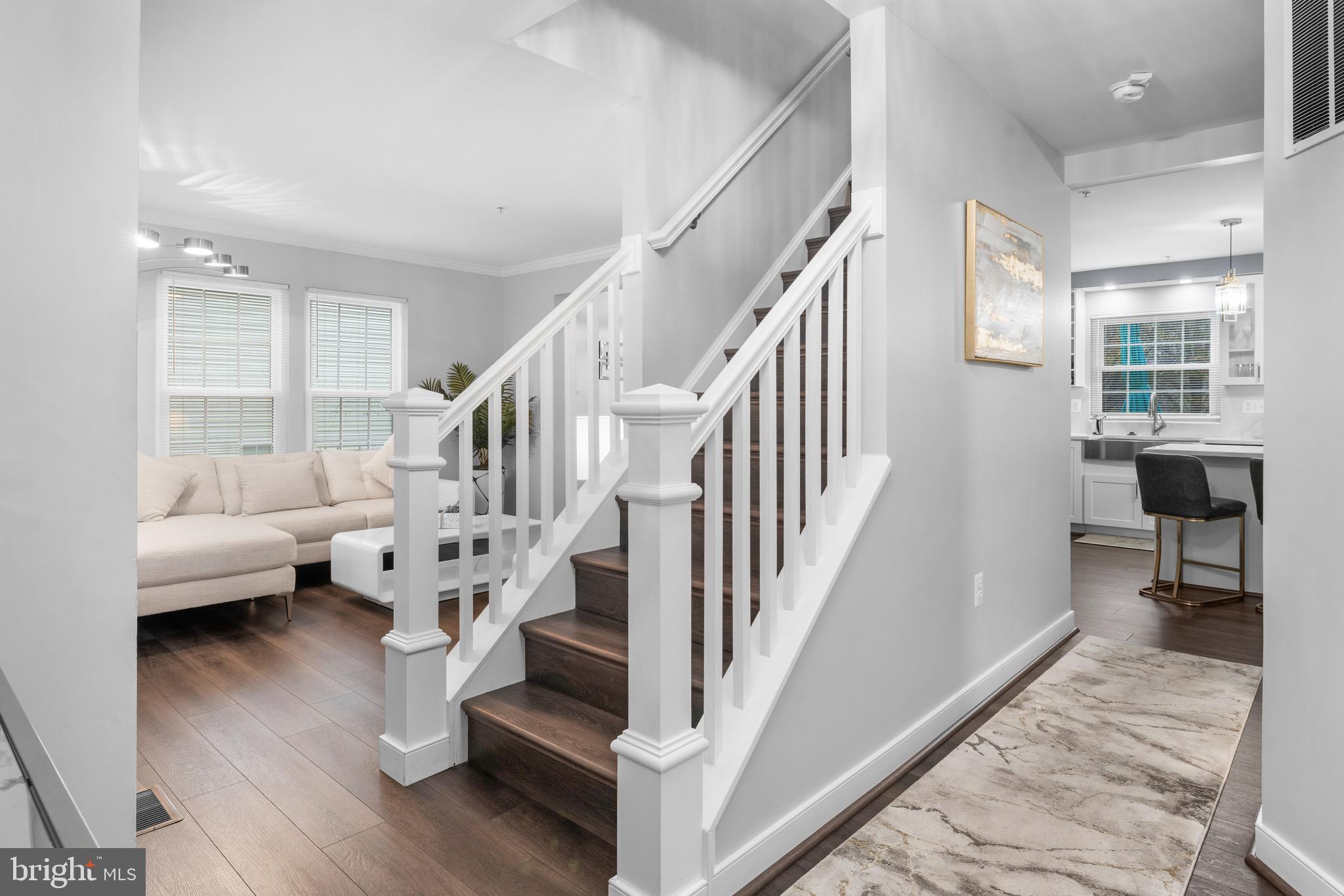 10106 Goldfinch Court Clinton, MD 20735 - Photo 2 of 40 Foyer