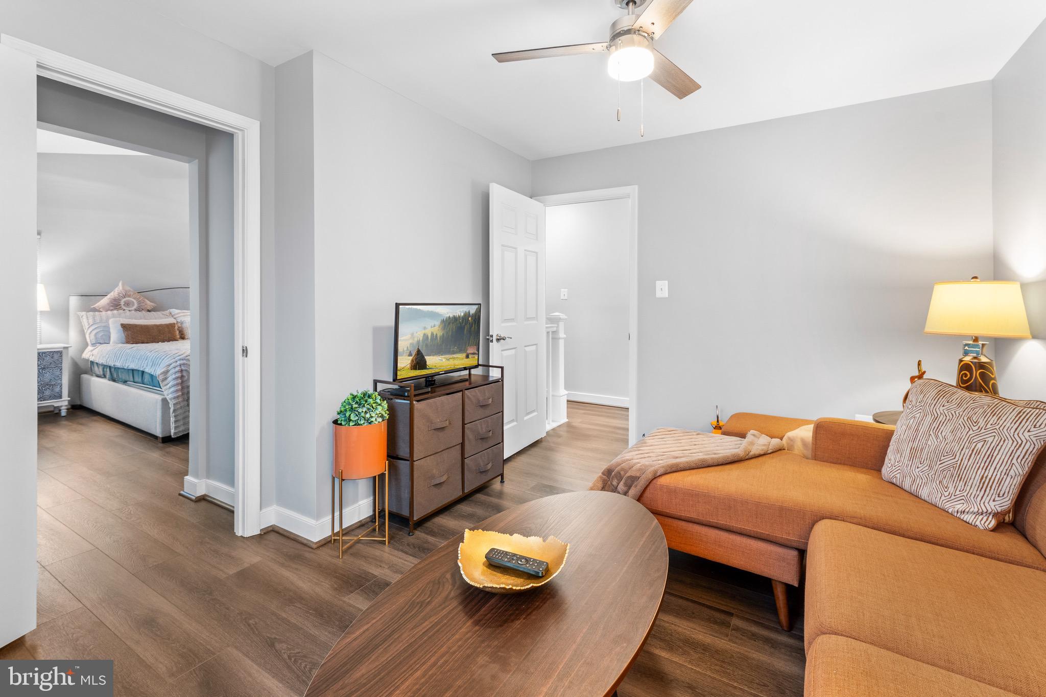 10106 Goldfinch Court Clinton, MD 20735 - Photo 27 of 40 Owner’s Suite Sitting area