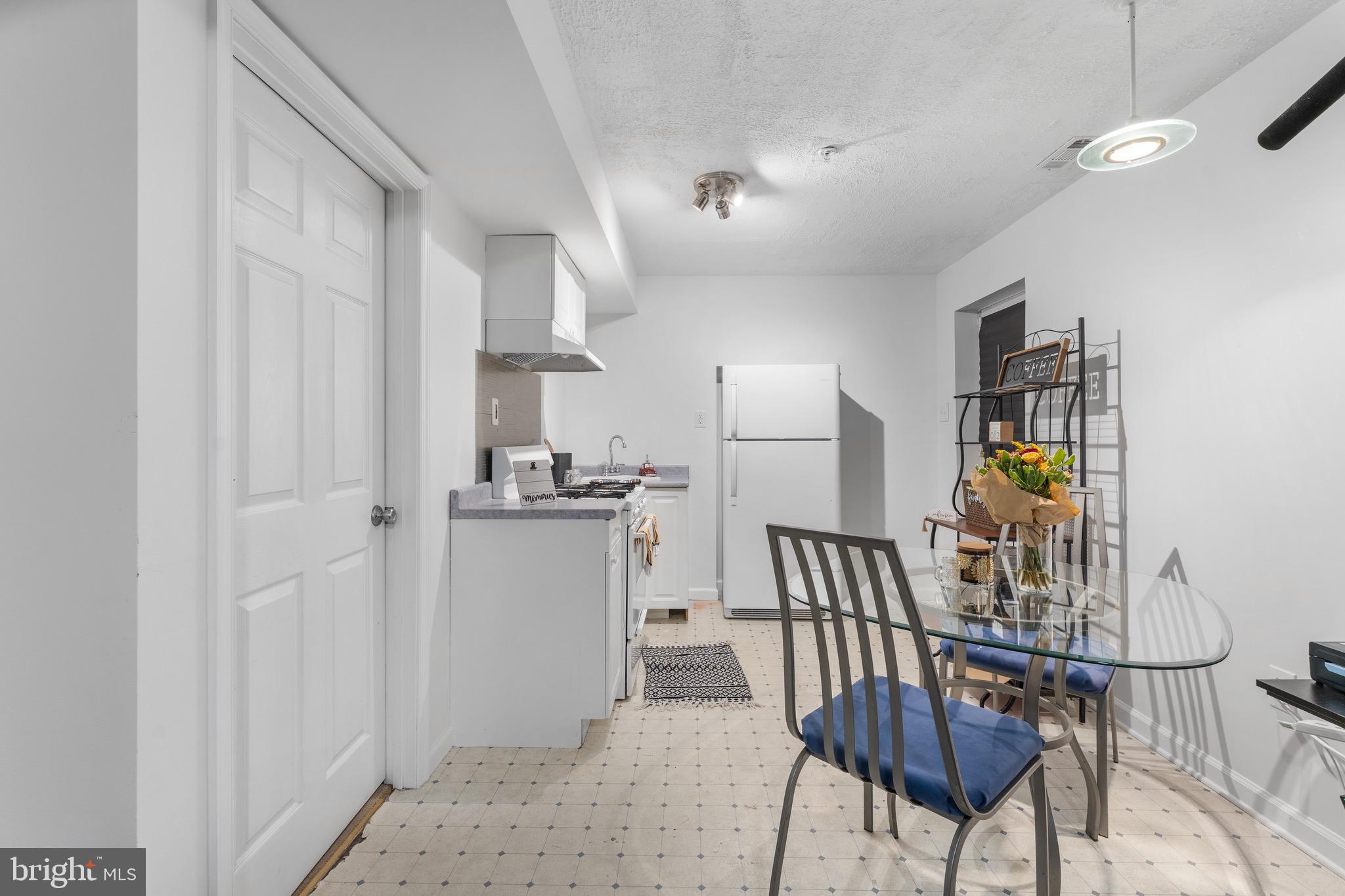 10106 Goldfinch Court Clinton, MD 20735 - Photo 33 of 40 Basement Full Kitchen