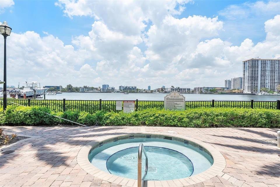 17150 North Bay Road, Unit 2905 Sunny Isles Beach, FL 33160 - Photo 20 of 30