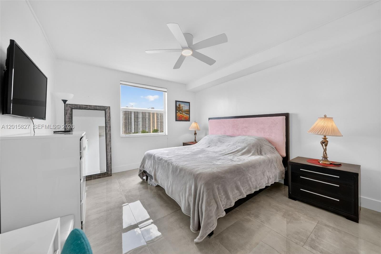 17150 North Bay Road, Unit 2905 Sunny Isles Beach, FL 33160 - Photo 8 of 30