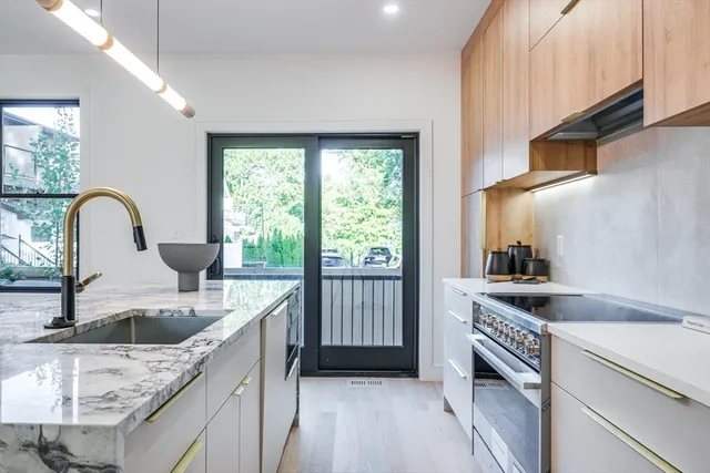 $1,748,000 | 290 Watertown Street, Unit C, Newton, MA 02458