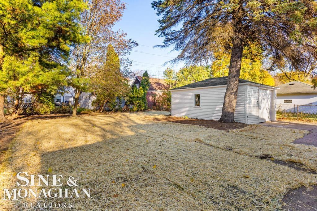 350 Ridgemont Road Grosse Pointe Farms, MI 48236 - Photo 24 of 32