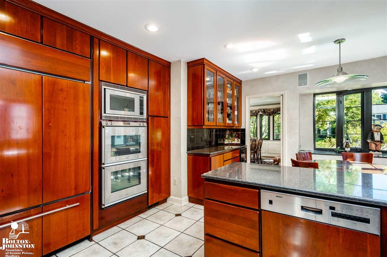 133 Merriweather Road Grosse Pointe Farms, MI 48236 - Photo 16 of 65