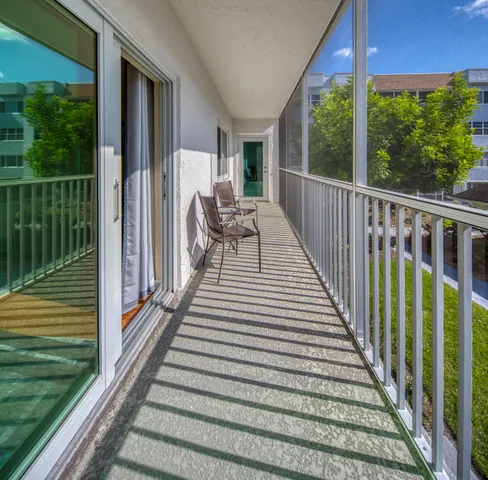 $205,000 | 1516 South Lakeside Drive, Unit 205, Lake Worth Beach, FL 33460