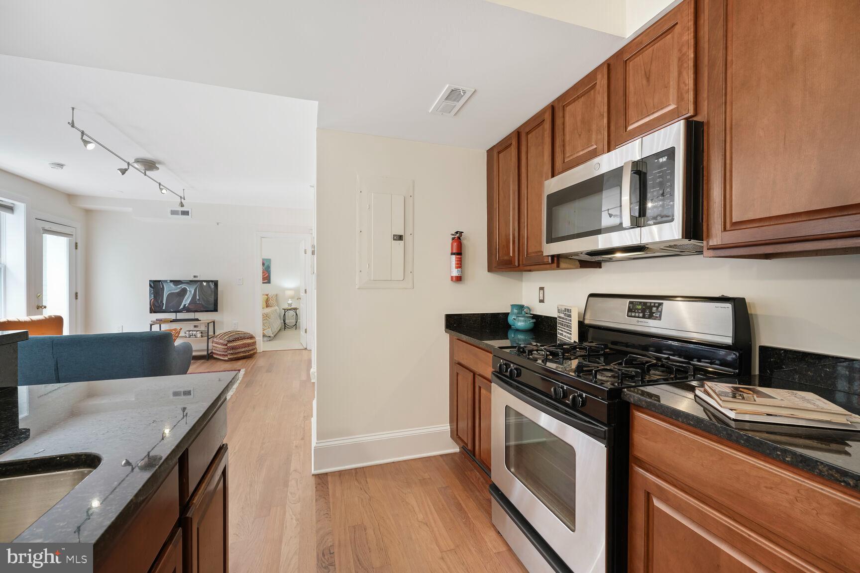 1465 Columbia Road Northwest, Unit 102 Washington, DC 20009 - Photo 10 of 23 Kitchen