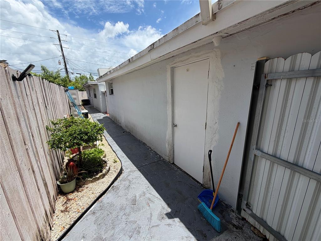 18615 Southwest 98th Avenue Miami, FL 33157 - Photo 27 of 44