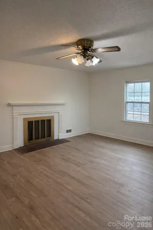 $2,095 | 926 South York Street, Gastonia, NC 28052