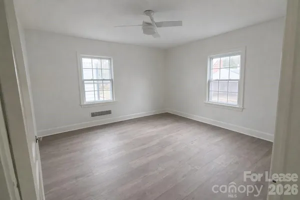 $2,095 | 926 South York Street, Gastonia, NC 28052