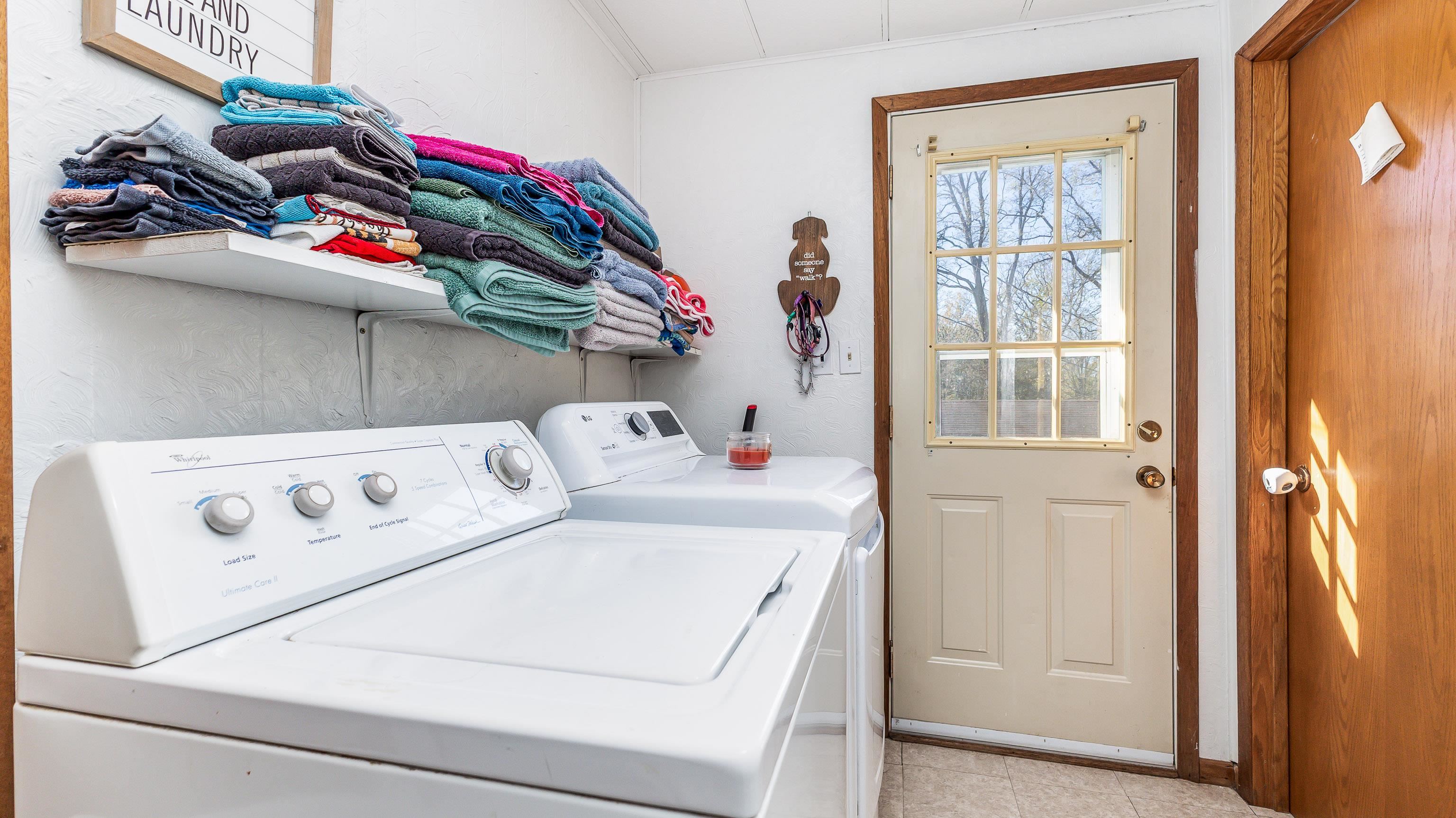 620 Clinton Street Galena, IL 61036 - Photo 25 of 37 a utility room with dryer and washer