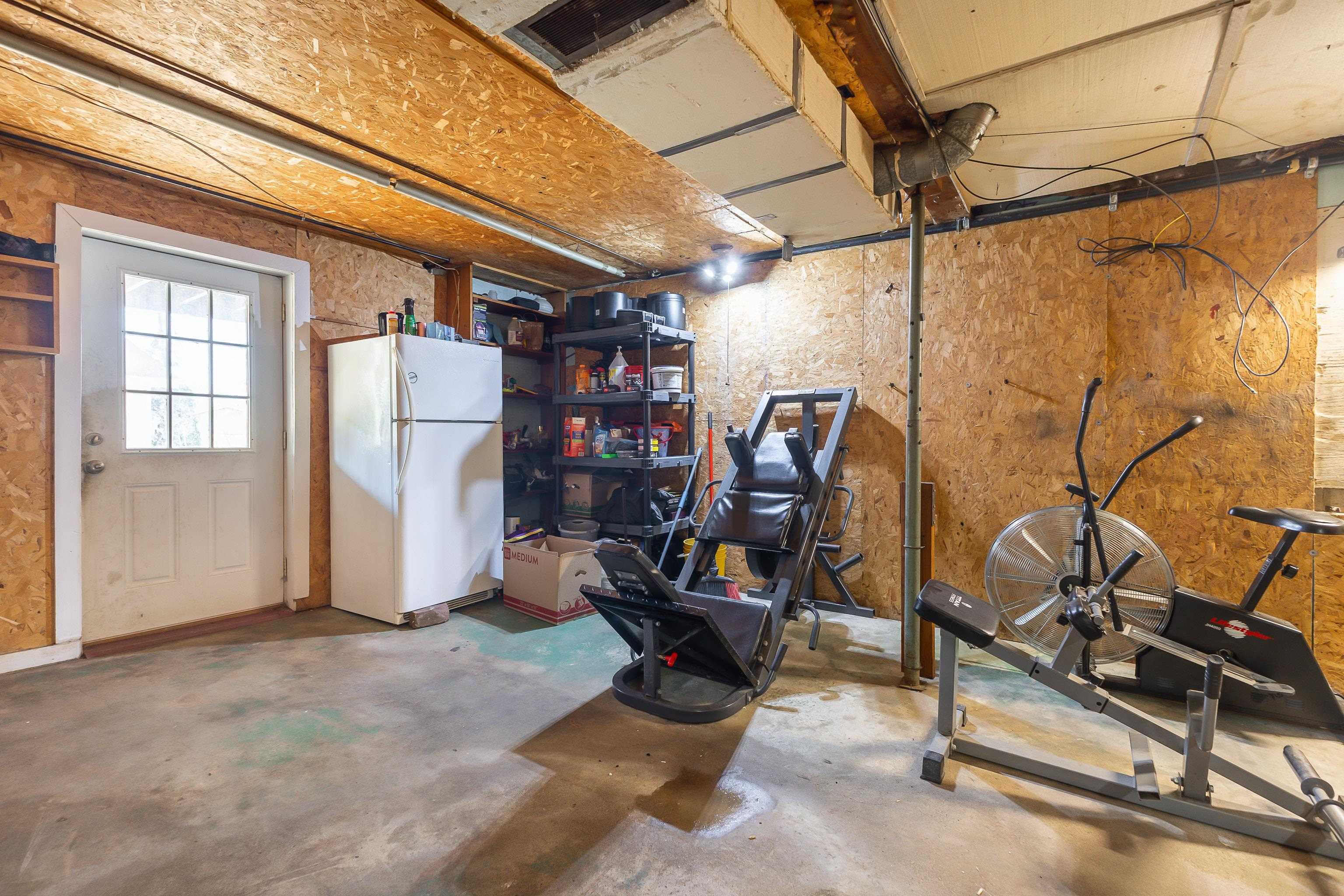620 Clinton Street Galena, IL 61036 - Photo 32 of 37 a view of a room with gym equipment