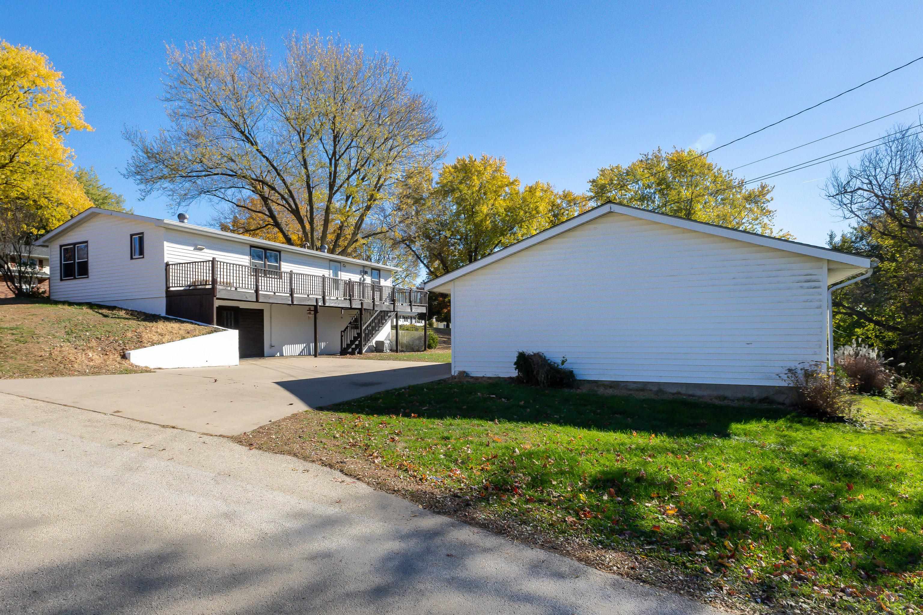 620 Clinton Street Galena, IL 61036 - Photo 5 of 37 a view of a house with a yard