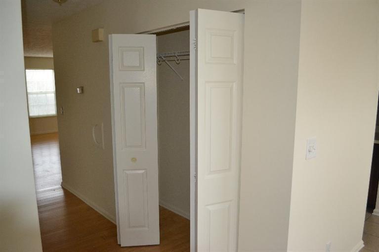 10555 Montgomery Road, Unit 72 Montgomery, OH 45242 - Photo 3 of 18