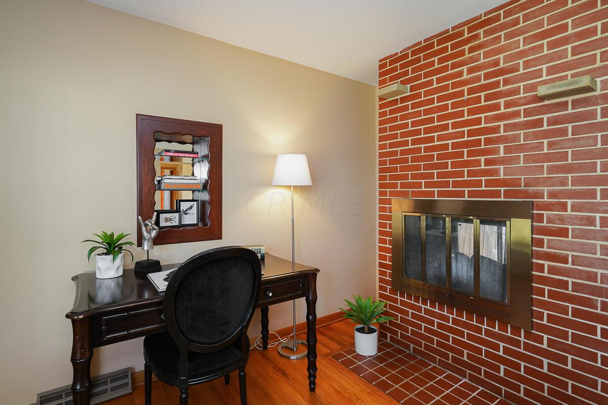 1518 Fishinger Road Columbus, OH 43221 - Photo 9 of 41 desk area 1