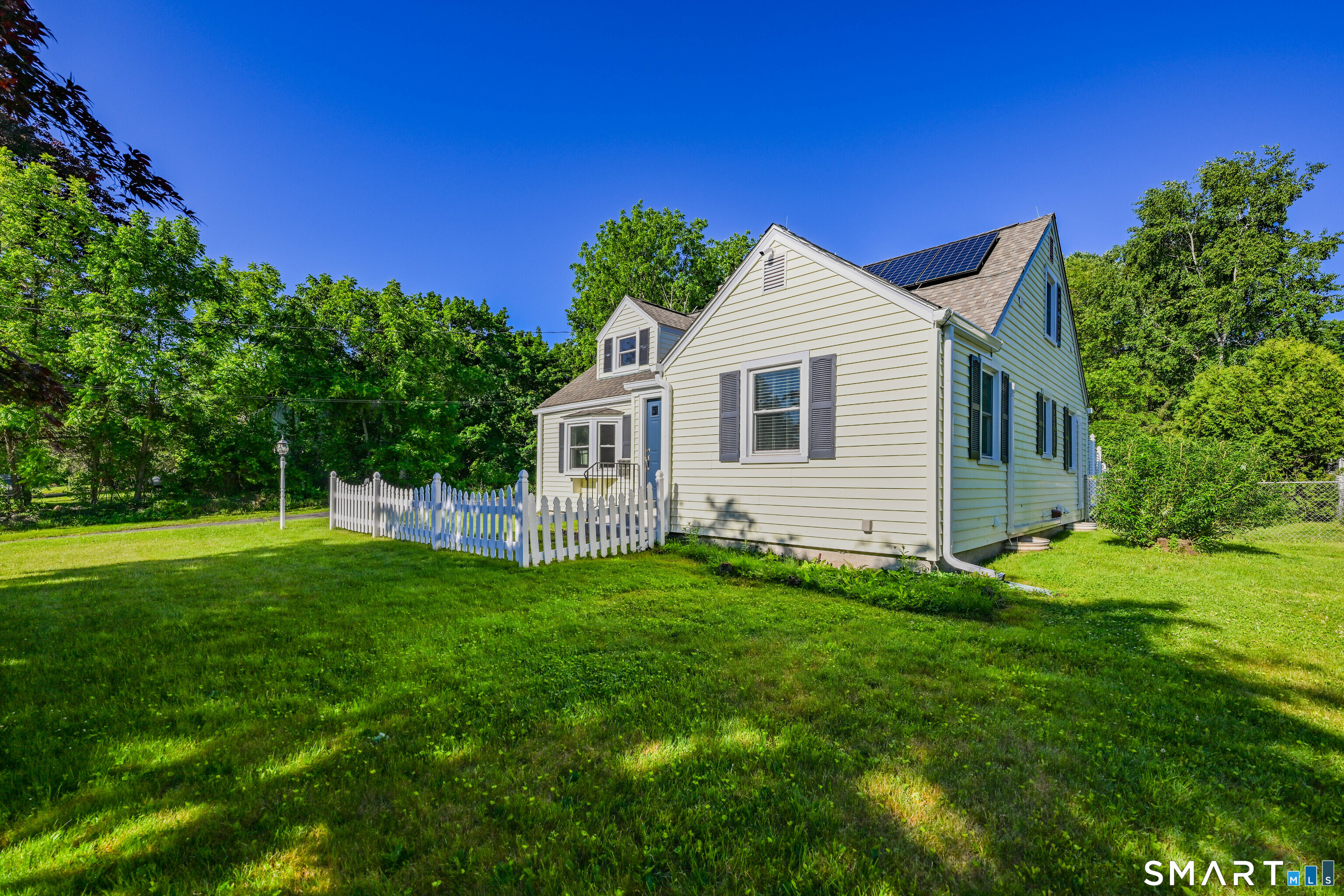161 Red Stone Hill Bristol, CT 06010 - Photo 4 of 37