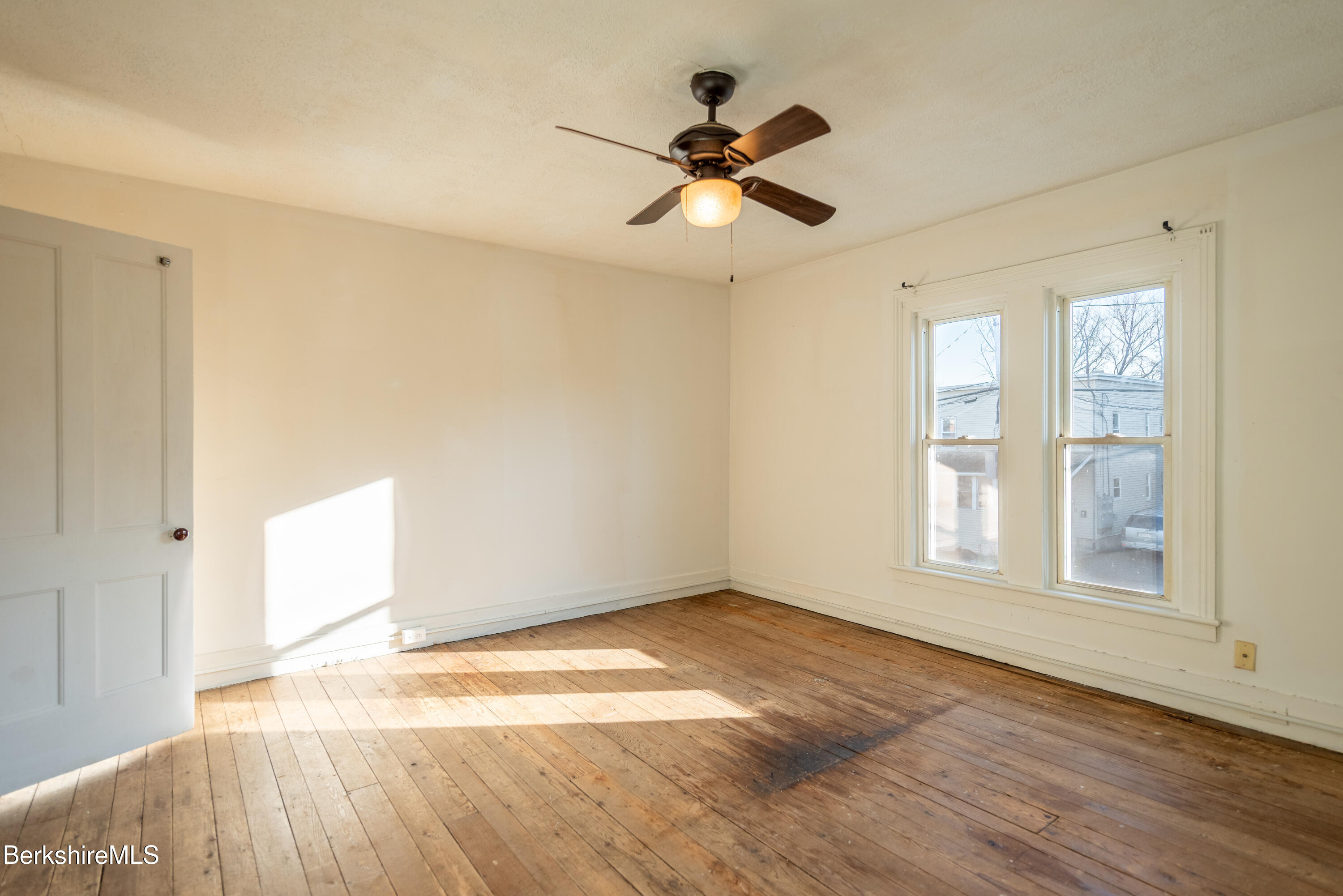 469 Fenn Street Pittsfield, MA 01201 - Photo 23 of 31 2nd Floor Primary