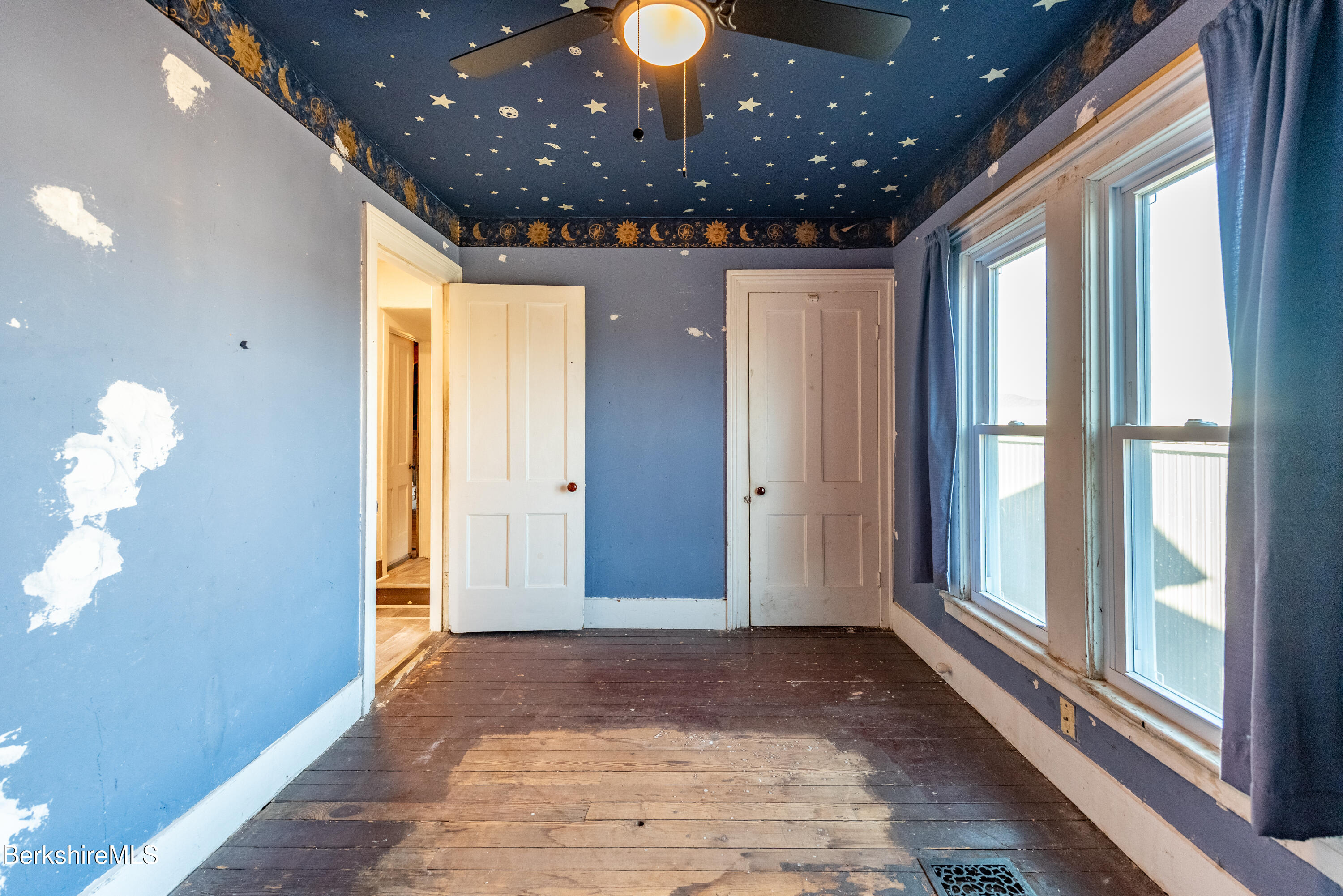 469 Fenn Street Pittsfield, MA 01201 - Photo 24 of 31 2nd Floor Bedroom 2