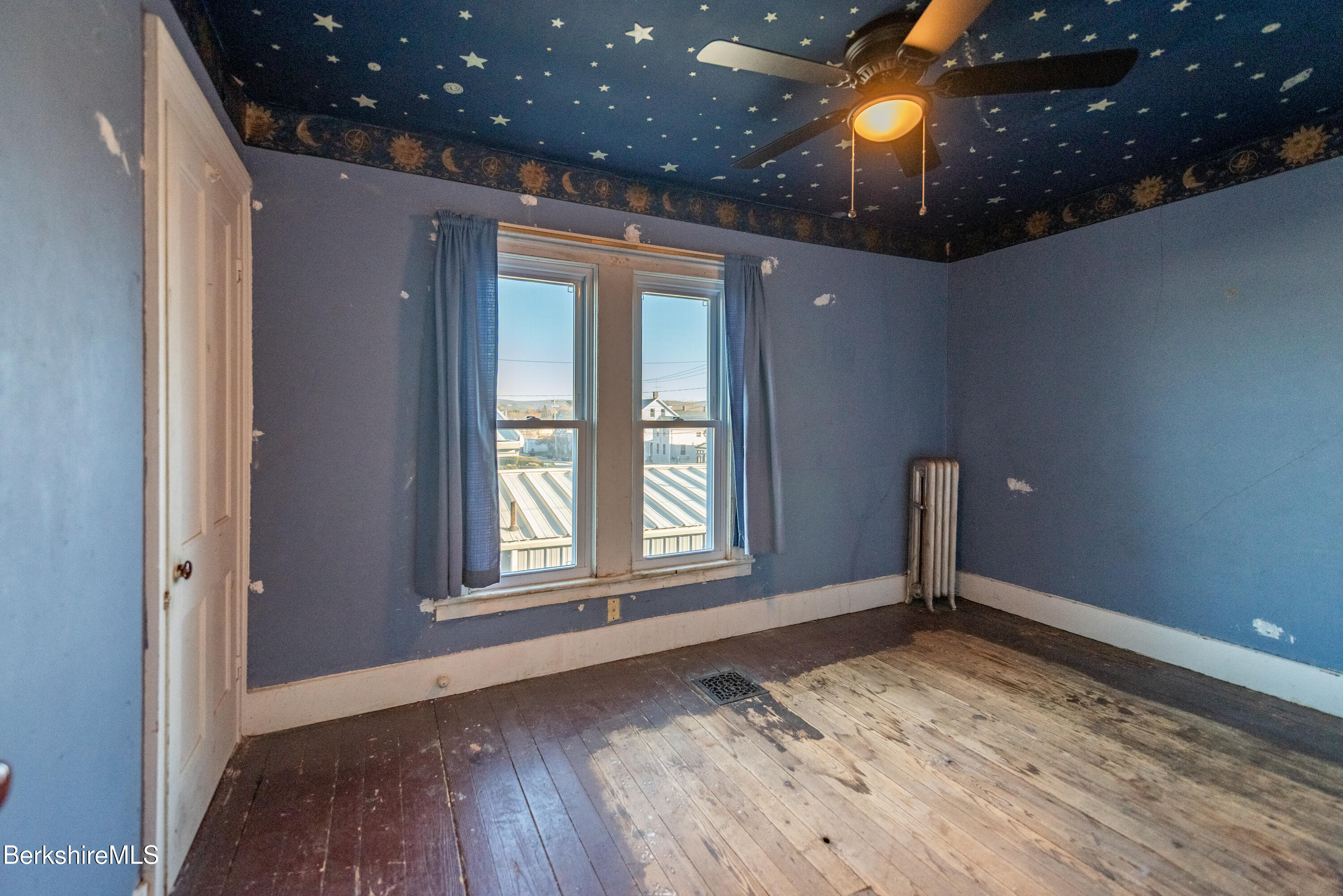 469 Fenn Street Pittsfield, MA 01201 - Photo 25 of 31 2nd Floor Bedroom 2