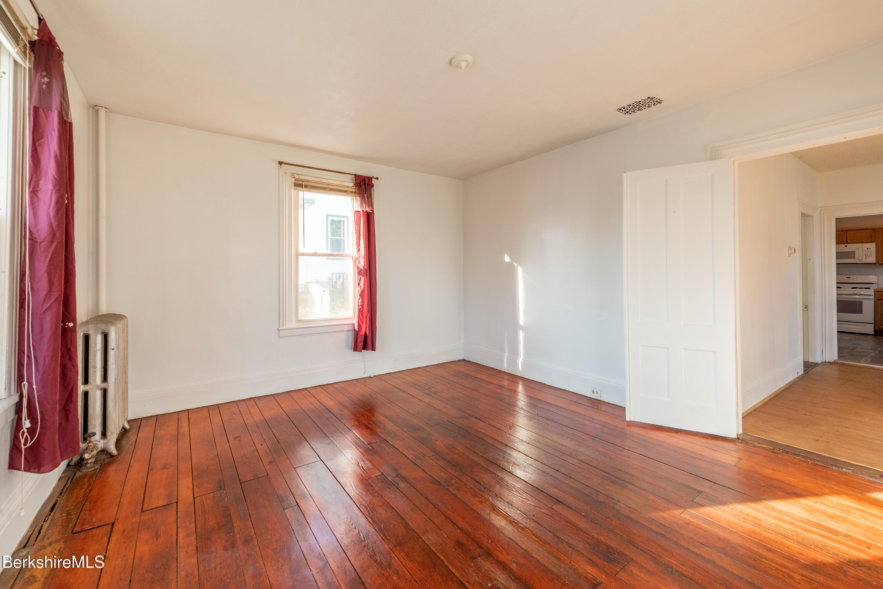 469 Fenn Street Pittsfield, MA 01201 - Photo 10 of 31 Living