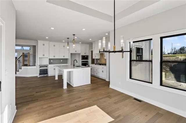 $747,467 | 7616 North Booth Avenue, Kansas City, MO 64158